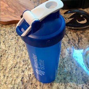 NWOT Blender Bottle